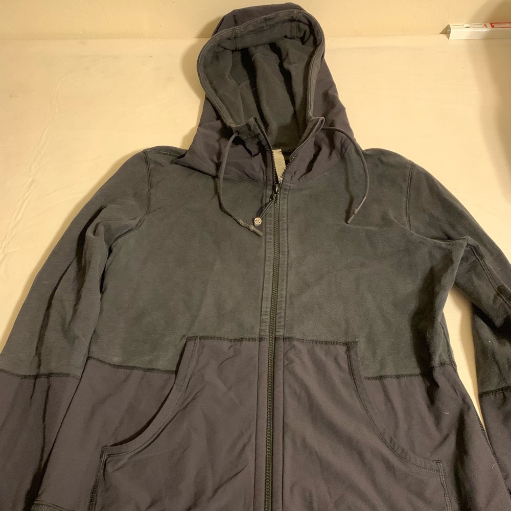 **USED** Lululemon black hoodie